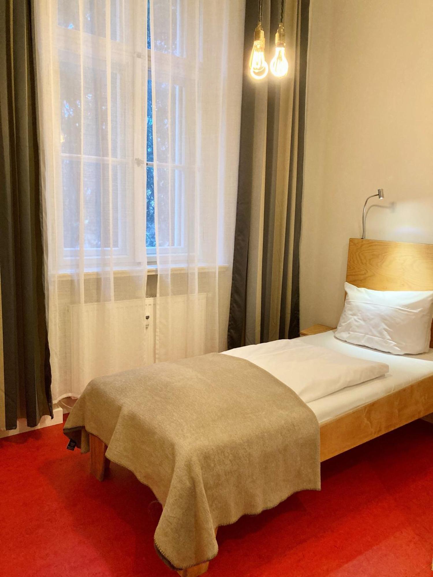 Kavaliershaus Krumke - Gaestehaus Im Schlosspark - Schluesselbox - Kein Tv Hotel Ngoại thất bức ảnh
